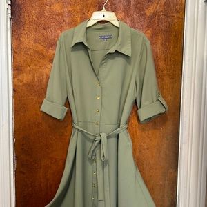 Green Midi Dress with Pockets.